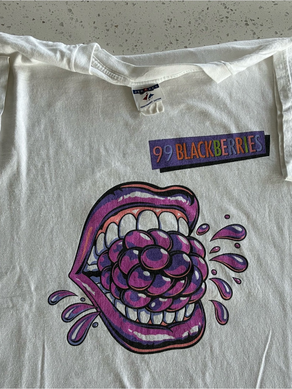 A2 - VINTAGE 90s JERZEES 99 BRAND ALCOHOL 99 BLACKBERRIES 99 BANANAS T SHIRT